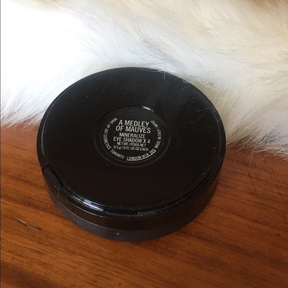 MAC Mineralize Eyeshadows - Picture 2 of 2